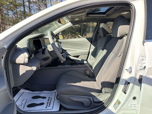 New 2026 Hyundai Elantra SEL Sport image 13