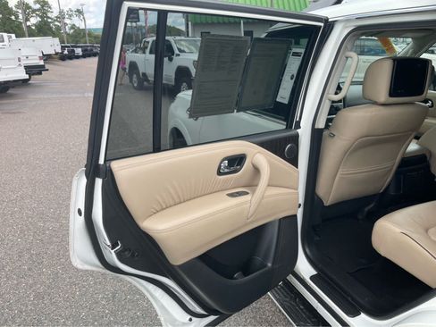 Used 2023 Nissan Armada Platinum w/ Captain's Chairs Package AWD/4WD image 19