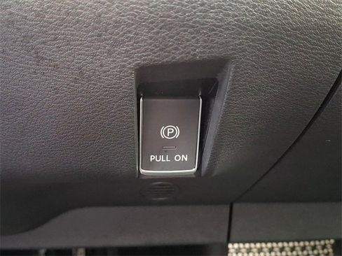 Used 2025 Nissan Ariya AWD image 25