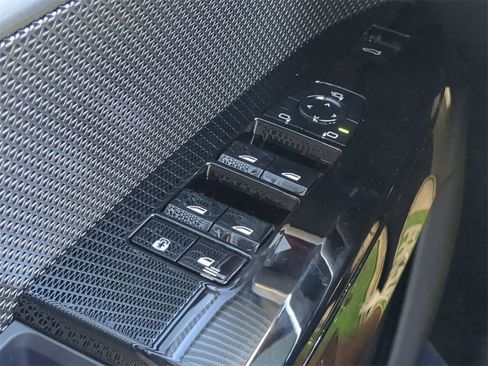 New 2026 BMW 760i xDrive w/ Premium Package image 25