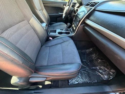 Used 2017 Toyota Camry SE FWD image 40