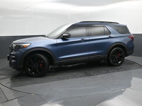 Used 2020 Ford Explorer ST w/ ST Street Pack image 2