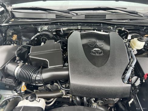 Used 2023 Toyota Tacoma SR5 w/ Technology Package AWD/4WD image 35