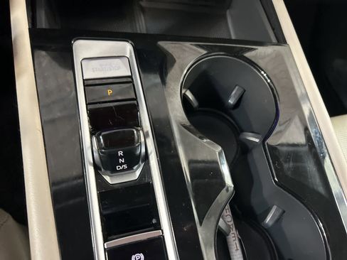 Used 2024 Volkswagen Atlas SEL Premium R-Line image 29