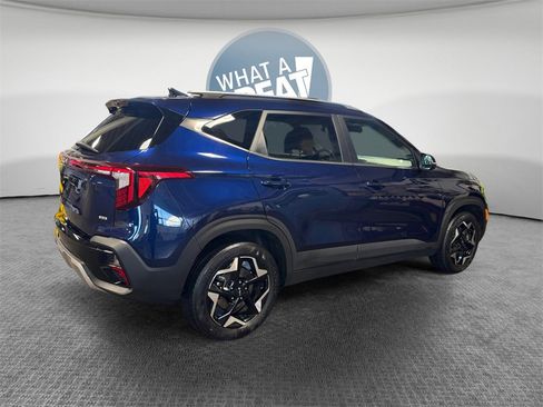 Certified 2024 Kia Seltos EX image 3