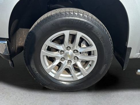 Used 2022 Chevrolet Silverado 1500 LT AWD/4WD image 26
