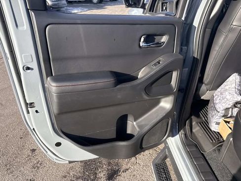 Used 2025 Nissan Frontier PRO-4X w/ Pro Premium Package image 19