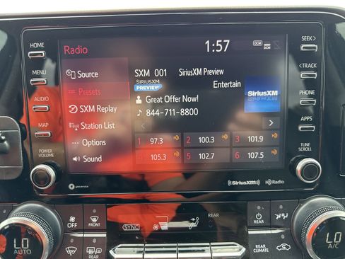 Certified 2021 Toyota Highlander XLE FWD image 12