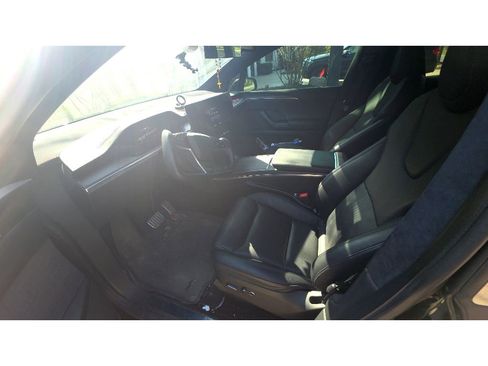 Used 2023 Tesla Model X image 3