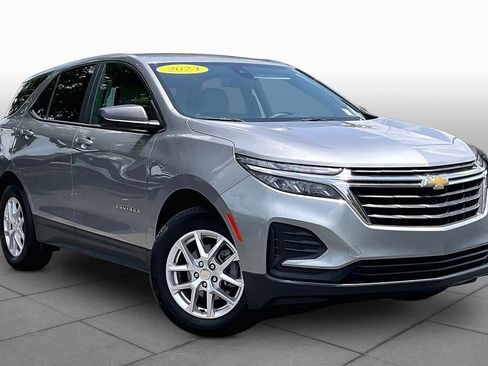 Used 2023 Chevrolet Equinox LS w/ LS Convenience Package FWD image 3