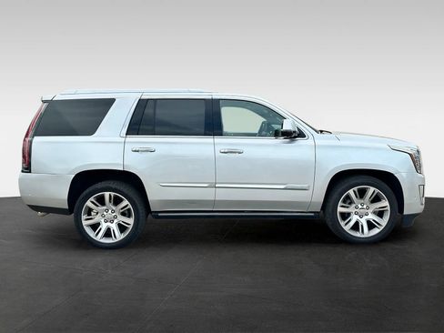 Used 2019 Cadillac Escalade Platinum AWD/4WD image 8