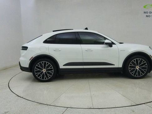 Used 2025 Porsche Macan Electric RWD image 66