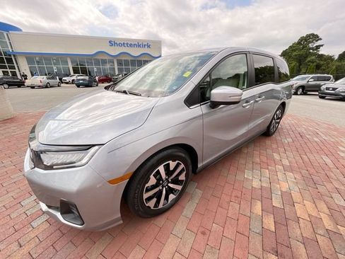 Certified 2025 Honda Odyssey EX-L image 30