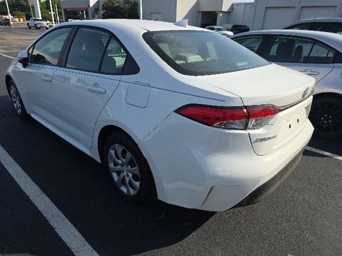 Used 2026 Toyota Corolla LE FWD image 4