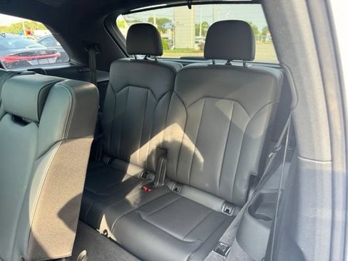 Certified 2025 Audi SQ7 Prestige AWD/4WD image 54