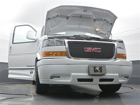 Used 2022 GMC Savana 2500 Explorer Conversion Van image 32