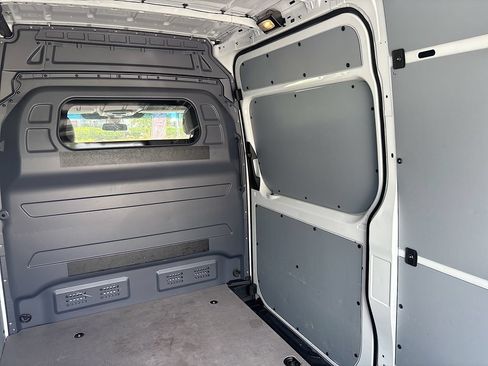 Used 2024 Mercedes-Benz Sprinter 2500 image 14