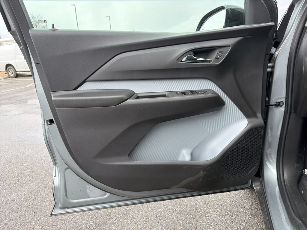 New 2027 Chevrolet Bolt RS w/ Technology Package FWD image 5
