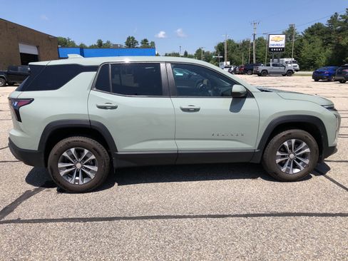 Used 2026 Chevrolet Equinox LT AWD/4WD image 2