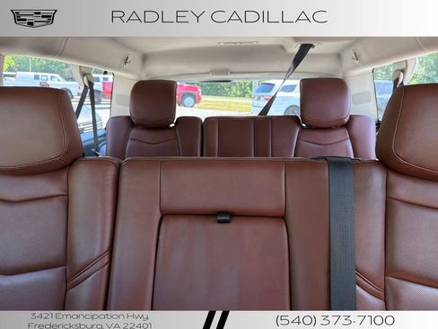 Used 2017 Cadillac Escalade ESV Luxury AWD/4WD image 11