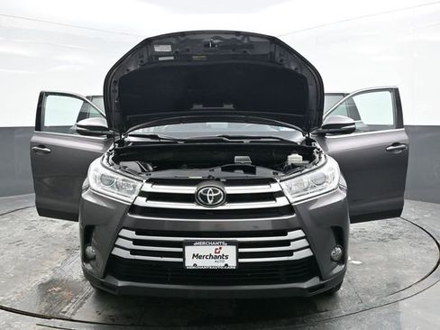 Used 2019 Toyota Highlander XLE image 37