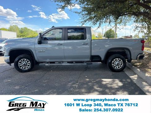 Used 2024 Chevrolet Silverado 2500 LT w/ Texas Edition AWD/4WD image 7