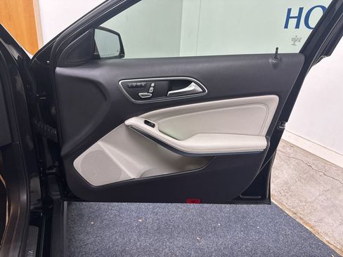 Used 2019 Mercedes-Benz GLA 250 4MATIC image 18