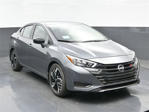 New 2025 Nissan Versa SR w/ Trunk Package image 8