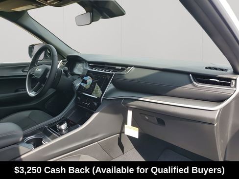 New 2025 Jeep Grand Cherokee Altitude AWD/4WD image 13