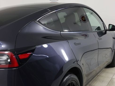 Used 2024 Tesla Model Y Long Range AWD/4WD image 40