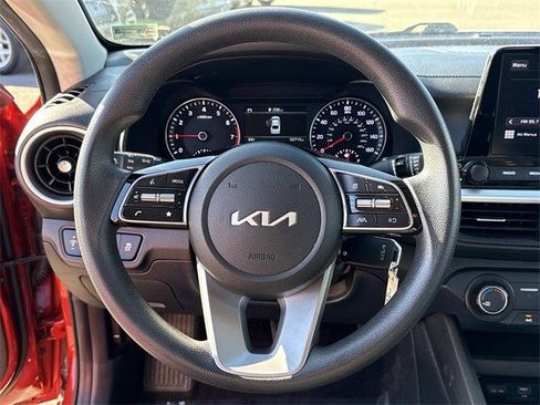 Certified 2023 Kia Forte LXS w/ LXS Technology Package image 18