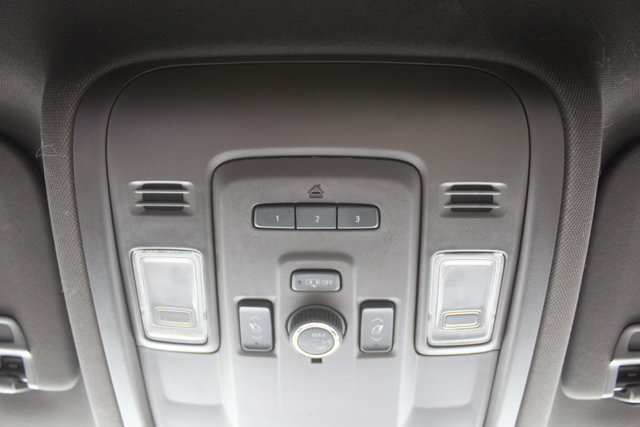 Used 2024 GMC Yukon SLT w/ SLT Luxury Package AWD/4WD image 35