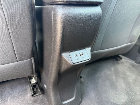 Used 2022 Chevrolet Bolt EUV LT w/ Driver Confidence Package FWD image 32