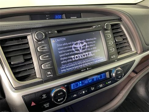 Used 2015 Toyota Highlander Limited image 7