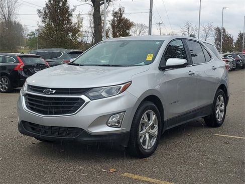 Used 2021 Chevrolet Equinox LT image 2