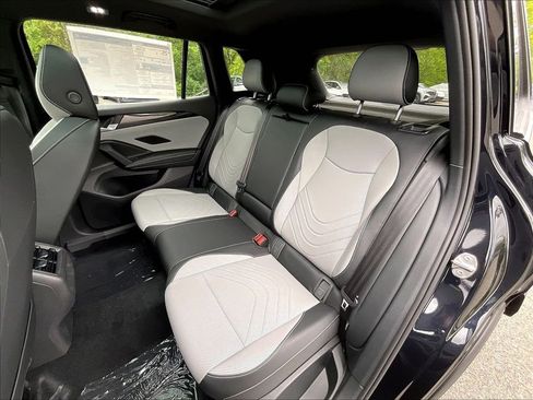 New 2026 Volkswagen Tiguan SE R-Line AWD/4WD image 15