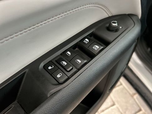 Used 2024 Jeep Compass Limited AWD/4WD image 11