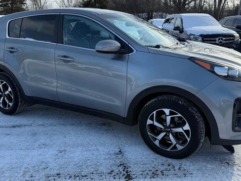 Used 2022 Kia Sportage LX image 11