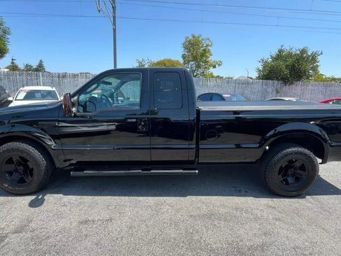 Used 2006 Ford F250 XLT image 4