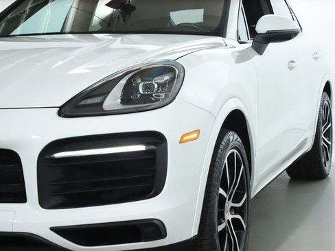 Used 2021 Porsche Cayenne Coupe image 4