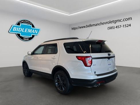 Used 2018 Ford Explorer XLT w/ Equipment Group 202A image 5