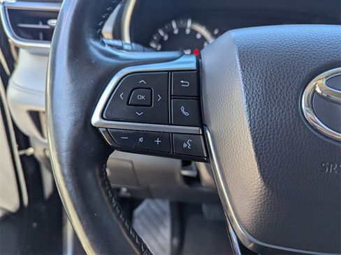 Used 2020 Toyota Highlander Limited image 32