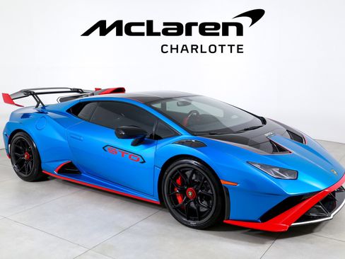 Used 2023 Lamborghini Huracan STO RWD image 2
