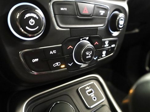 Used 2021 Jeep Compass 80th Special Edition w/ Sun and Sound Group image 23