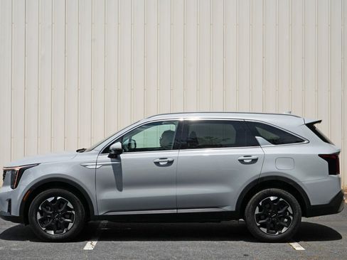 Used 2025 Kia Sorento S w/ Panoramic Sunroof Package AWD/4WD image 48