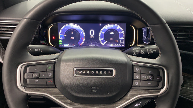 Used 2022 Jeep Wagoneer Series III w/ Premium Group I AWD/4WD image 16