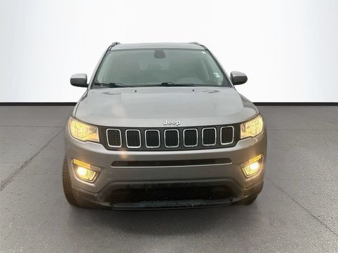 Used 2019 Jeep Compass Latitude w/ Popular Equipment Group FWD image 2