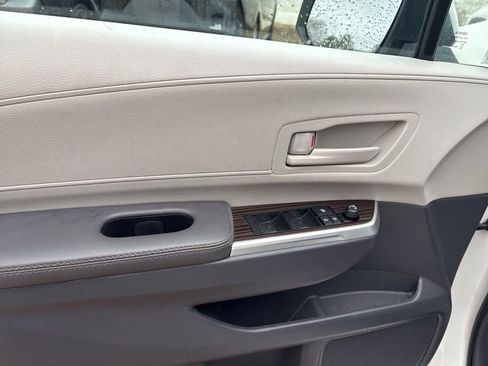 Used 2024 Toyota Sienna LE image 13