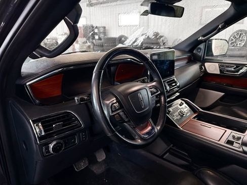 Used 2020 Lincoln Navigator Reserve image 8