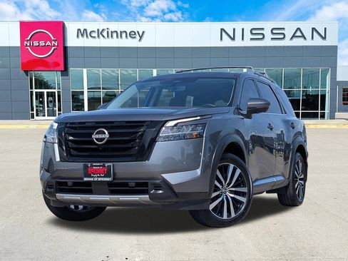 Certified 2024 Nissan Pathfinder Platinum w/ Black Appearance Package FWD image 1